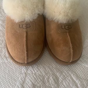 UGG Coquette Chestnut Slippers - worn once indoors